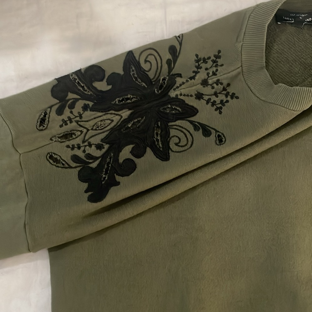Lucky Brand Olive and Black Embroidered Sweatshirt sz XS - Picture 3 of 6